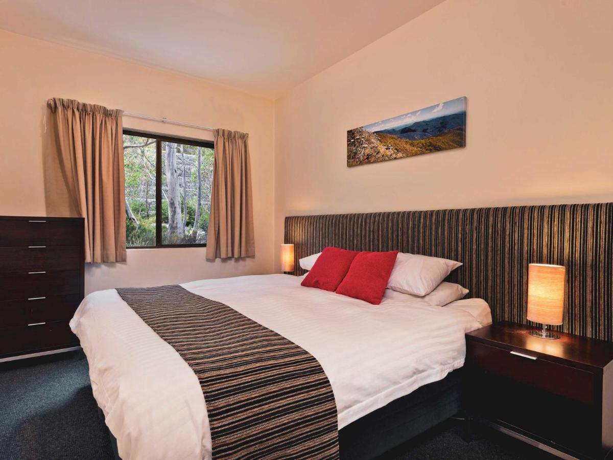 Lantern 1 Bedroom Balcony With Alpine And Village View Apartment Thredbo